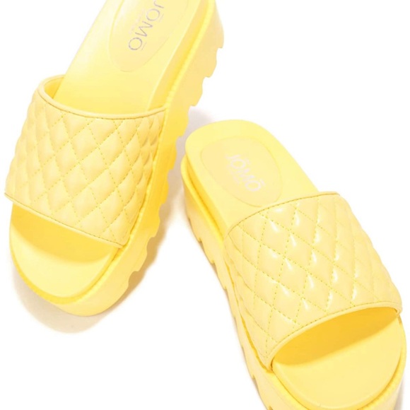 Cape Robbin Presents JOMO Zelle Sandals Slides Slippers, Womens Mules - Picture 2 of 3